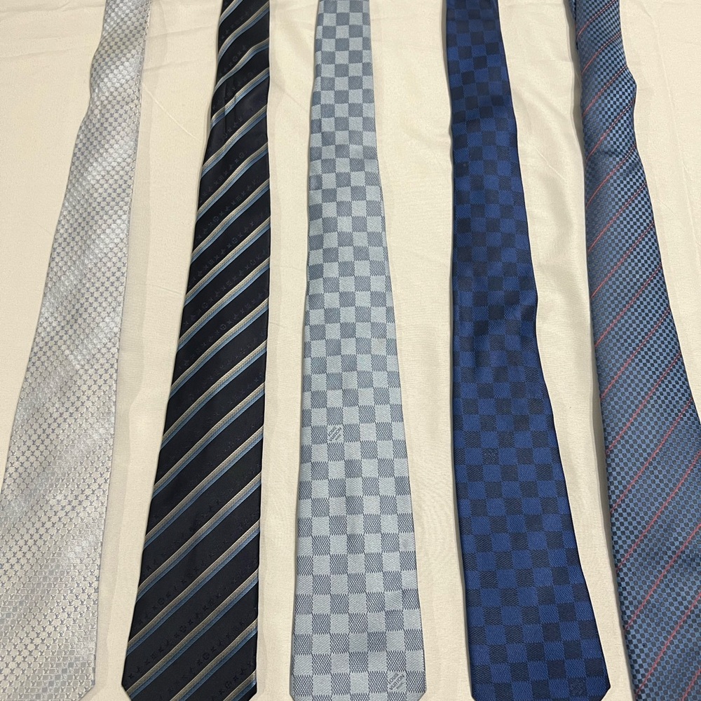 5 Louis Vuitton blue tie collection